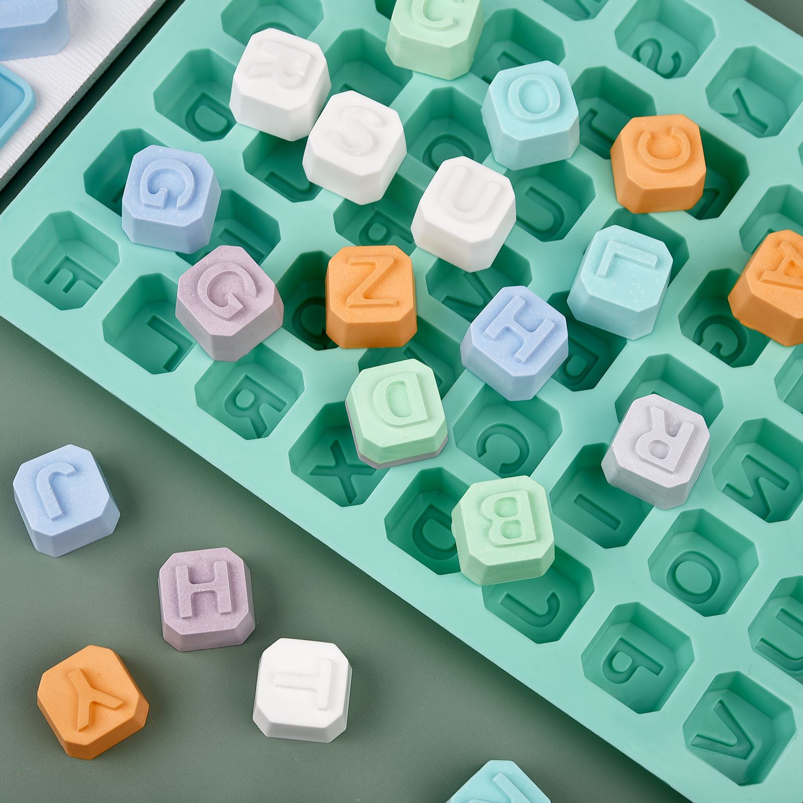 48 文字英語アルファベット文字シリコーン型石鹸型ケーキカッ - Soap Making Kit のレビューと価格