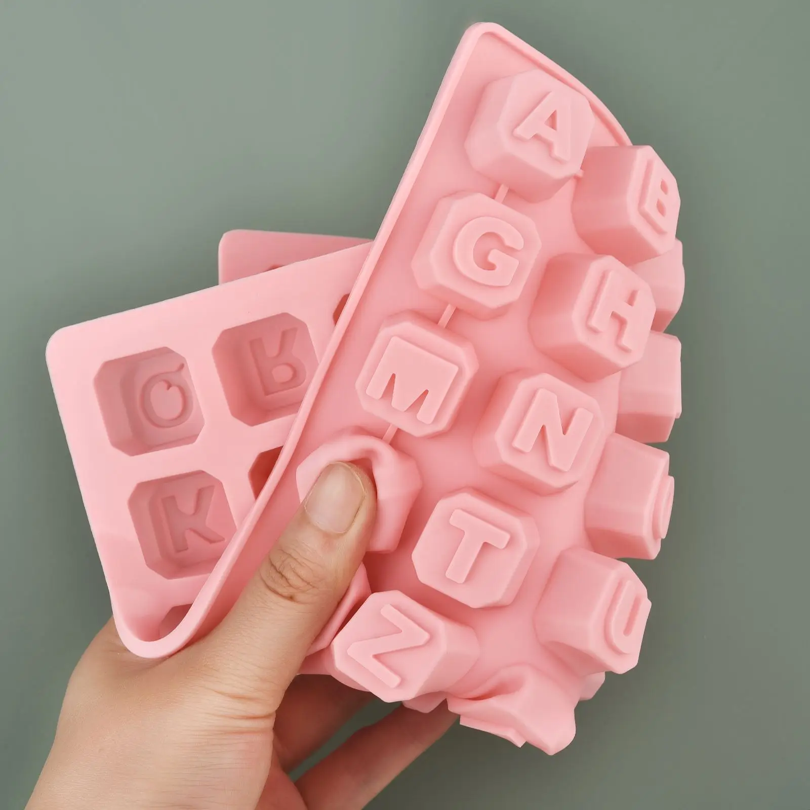 48 文字英語アルファベット文字シリコーン型石鹸型ケーキカッ - Soap Making Bar のレビューと価格